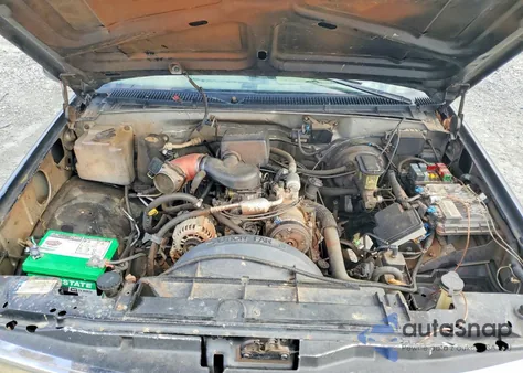 2000 Chevrolet Silverado C1500 from USA, damaged, VIN 1GCEC19T8YZ183364